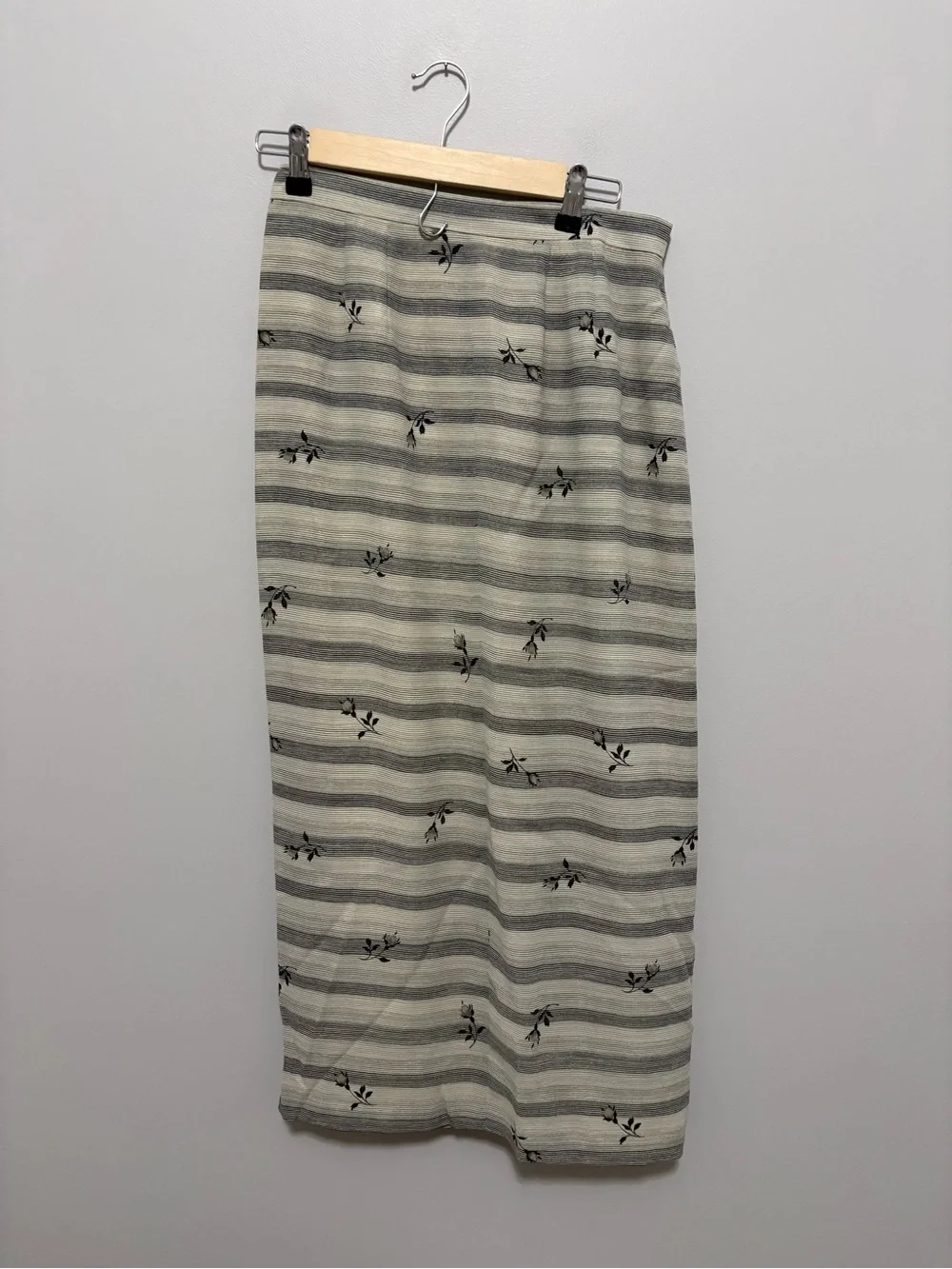 Vintage 90’s Chaus Preppy Wrapped Striped Gray & Cream Floral Skirt